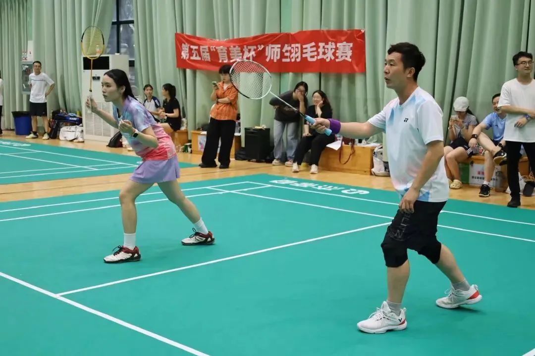 开云体育网页版登录入口-包含大洋洲篮球联赛半决赛场上白热化的词条
