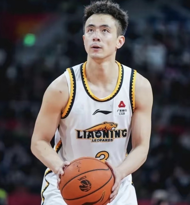 CBA球星们集训备战，誓言为球迷奉献更多精彩的简单介绍