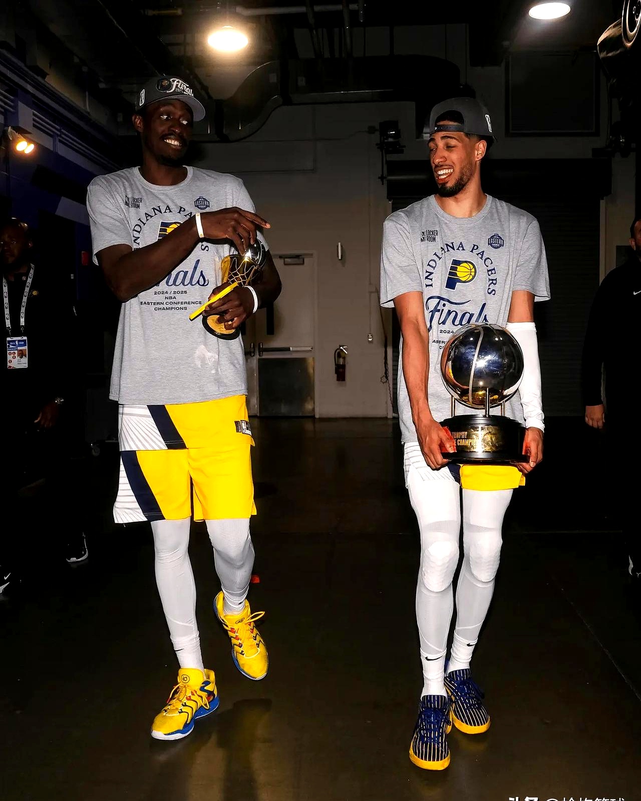 包含NBA夏季联赛东部组冠军夺得者为人队，豪取胜利的词条
