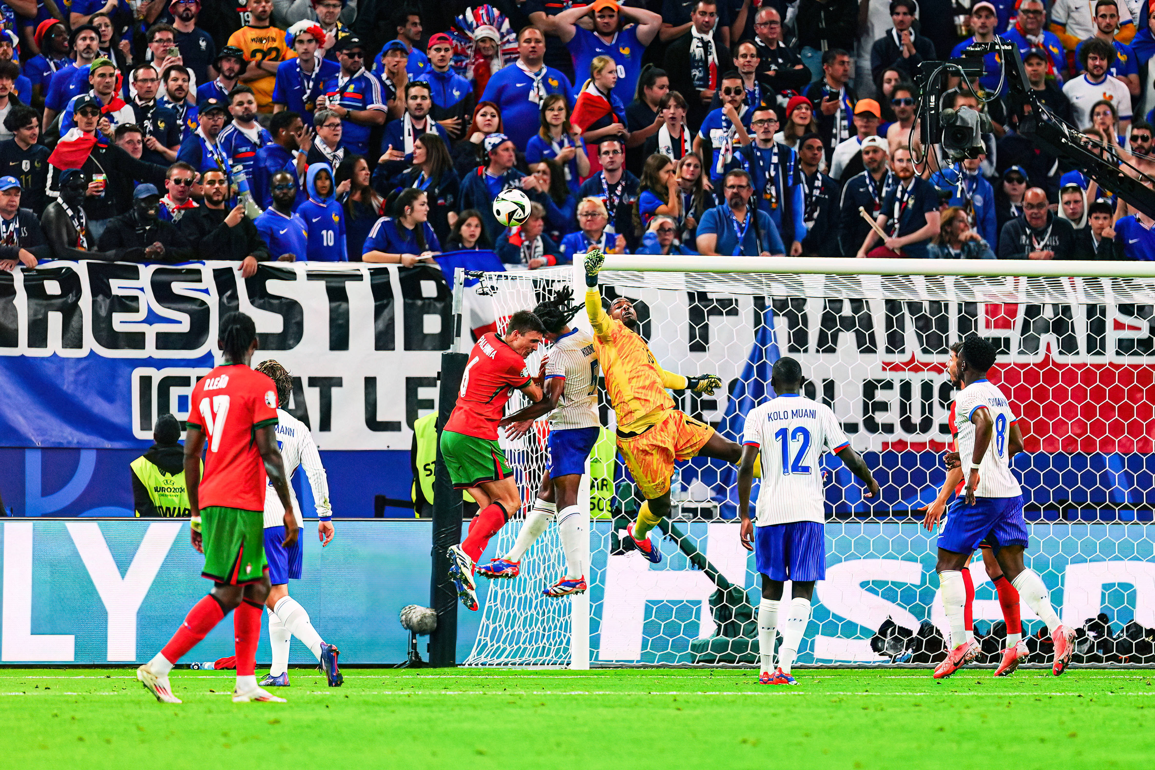 开云体育网页版-西班牙与葡萄牙展开激烈对决